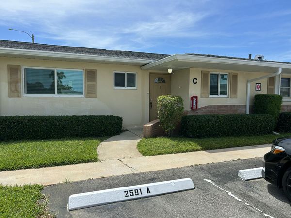 2591 W Barkley Dr Drive W, Unit C, West Palm Beach, FL 33415
