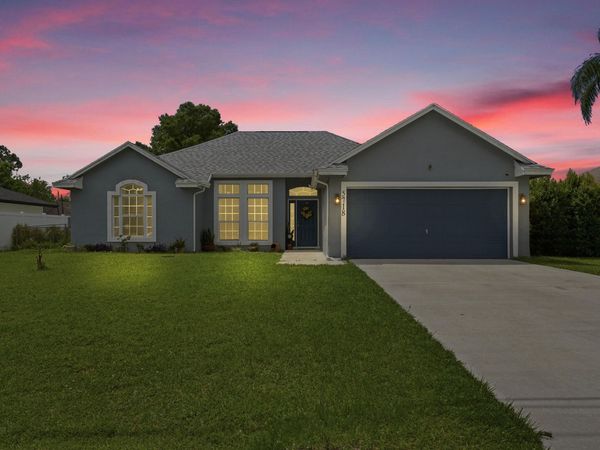 5718 NW Alcazar Terrace, Port St. Lucie, FL 34986