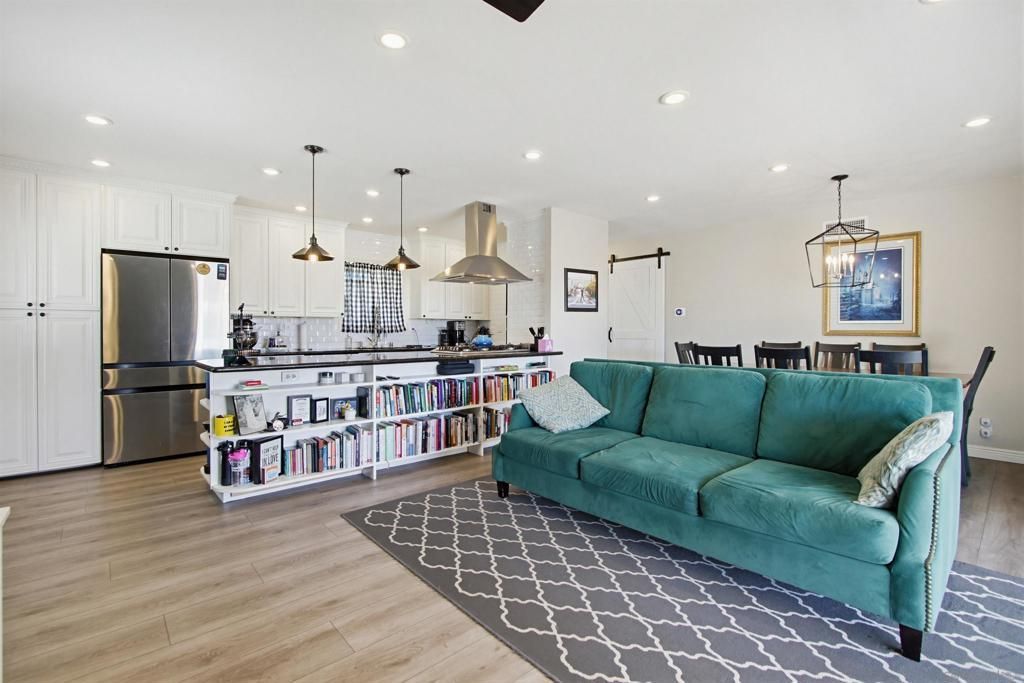 8426 Fireside Ave, San Diego, CA 92123 Main Photo