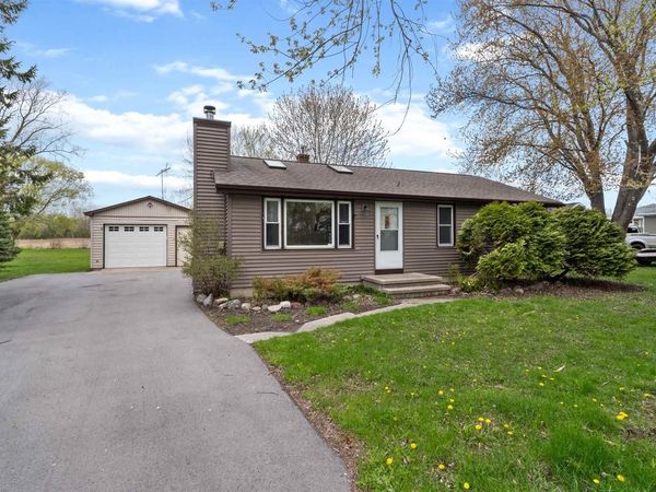 607 HUNTERS POINT ROAD, Neenah, WI 54956