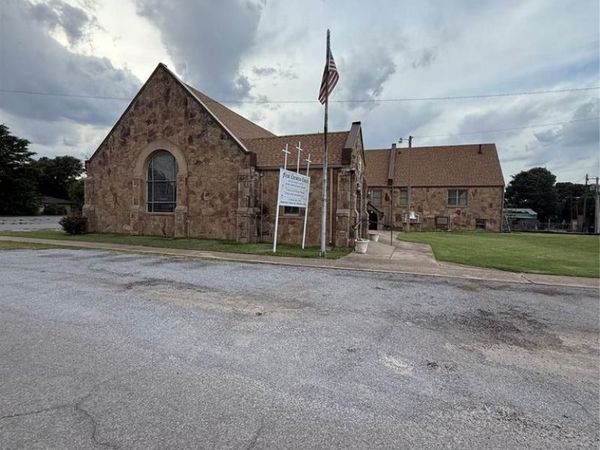 117 E ASH Street, Carnegie, OK 73015