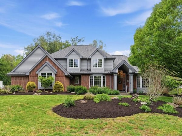 210 Royal Doulton Ct, Gibsonia, PA 15044