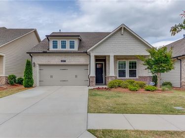 6917 River Rock Drive, Flowery Branch, GA 30542