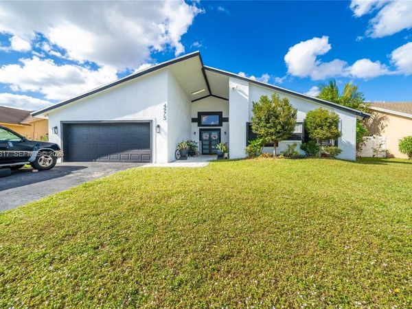 4975 NW 82nd Ter , Lauderhill, FL 33351