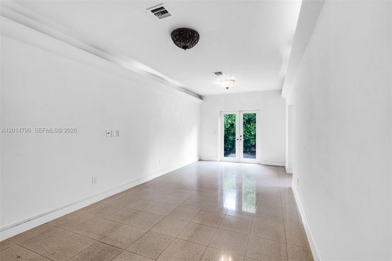 1232 Lenox Ave , Miami Beach, FL 33139 Photo