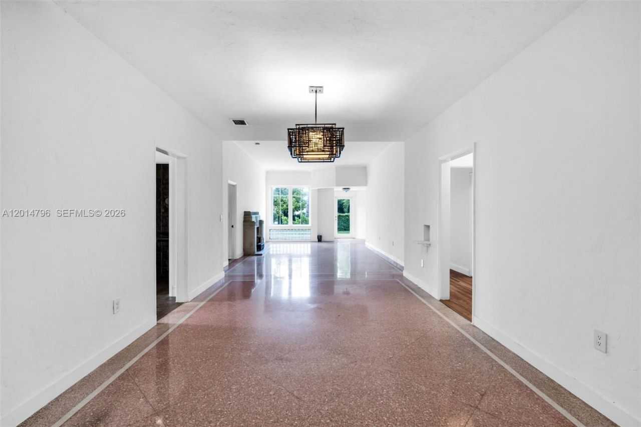 1232 Lenox Ave , Miami Beach, FL 33139 Photo
