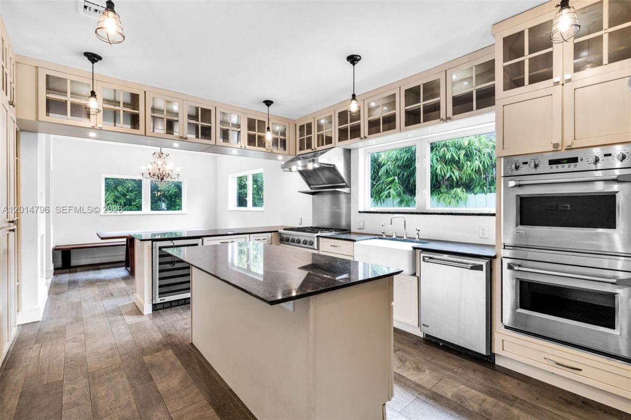 1232 Lenox Ave , Miami Beach, FL 33139 Photo