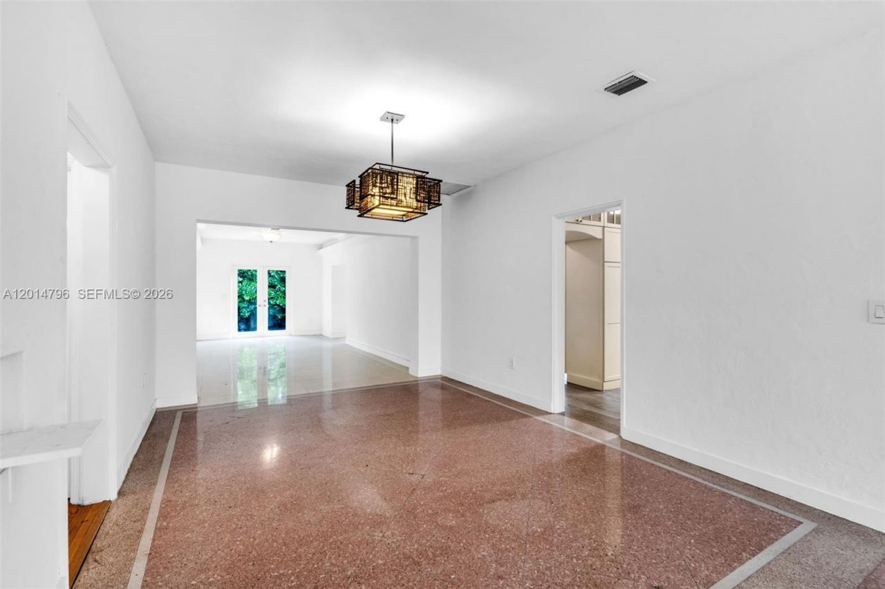 1232 Lenox Ave , Miami Beach, FL 33139 Photo