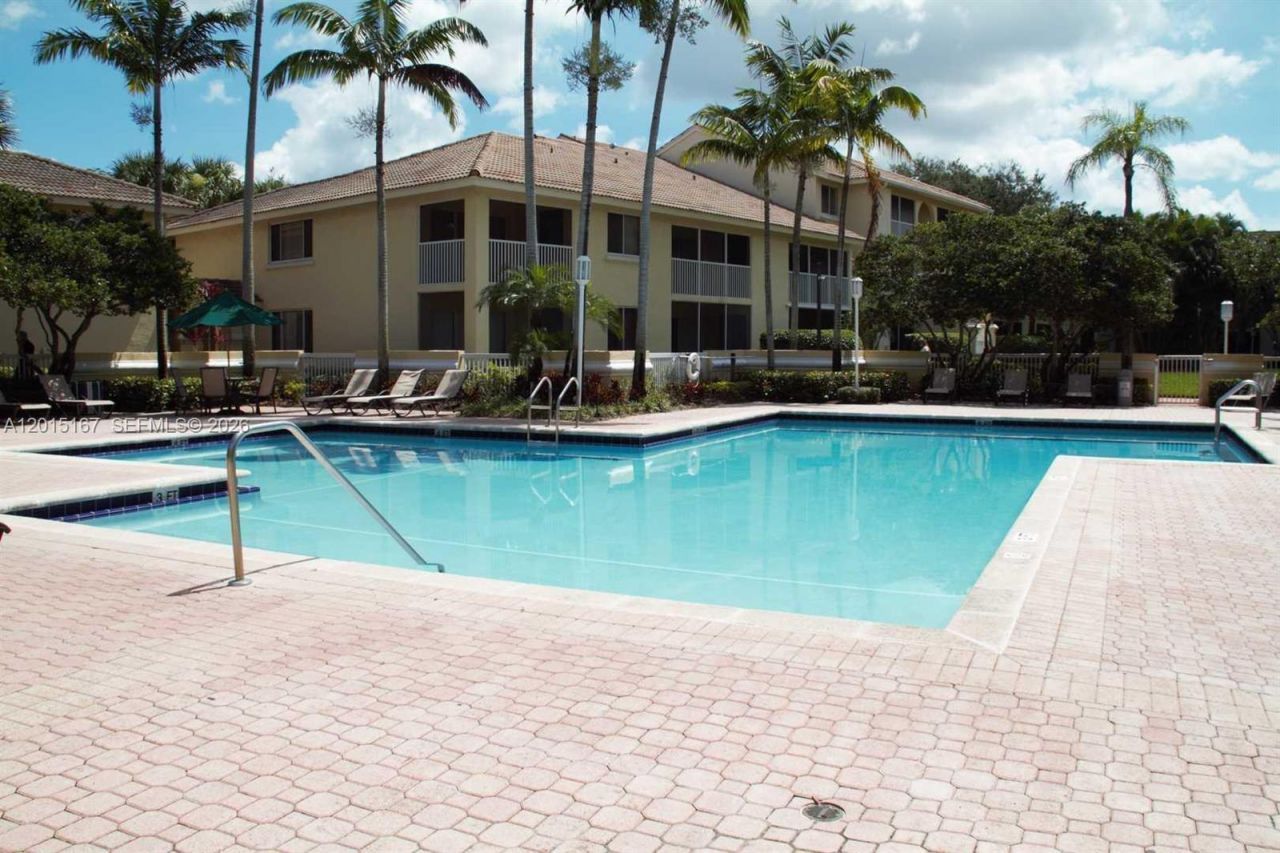 16203 Glenmoor Dr , Unit 16203, West Palm Beach, FL 33409 Photo
