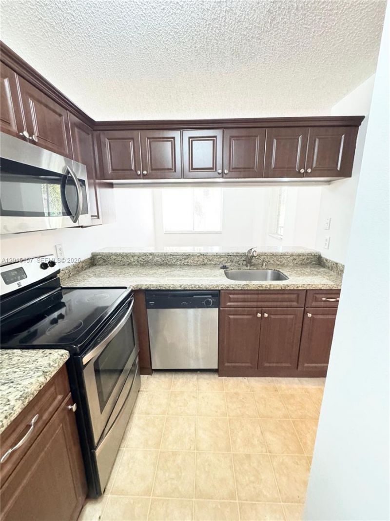 16203 Glenmoor Dr , Unit 16203, West Palm Beach, FL 33409 Photo