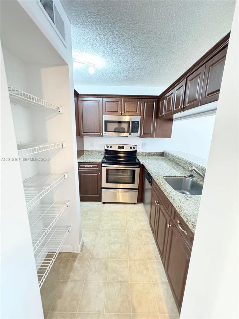 16203 Glenmoor Dr , Unit 16203, West Palm Beach, FL 33409 Photo