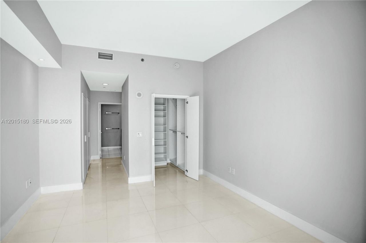 950 Brickell Bay Dr , Unit 4610, Miami, FL 33131 Photo