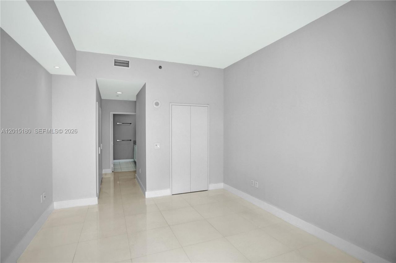 950 Brickell Bay Dr , Unit 4610, Miami, FL 33131 Photo