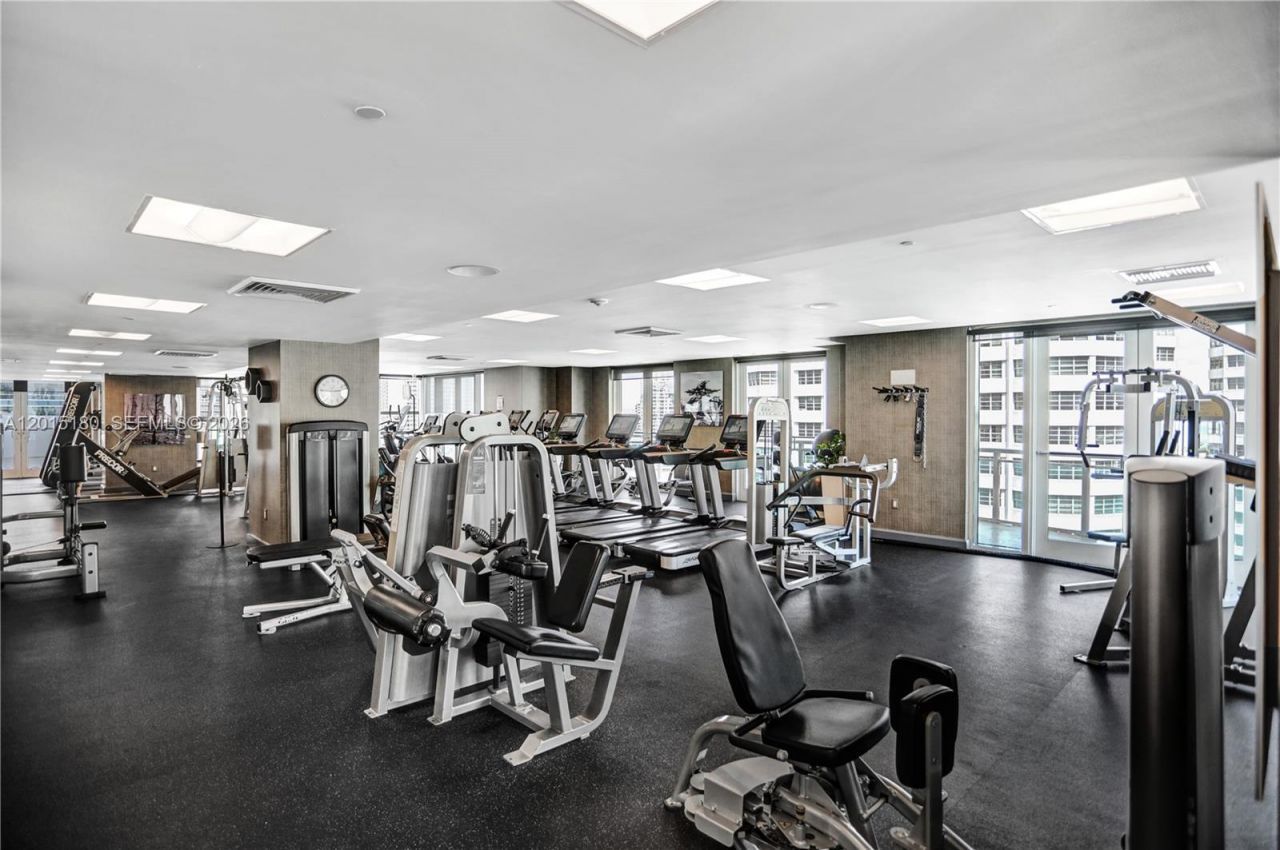 950 Brickell Bay Dr , Unit 4610, Miami, FL 33131 Photo