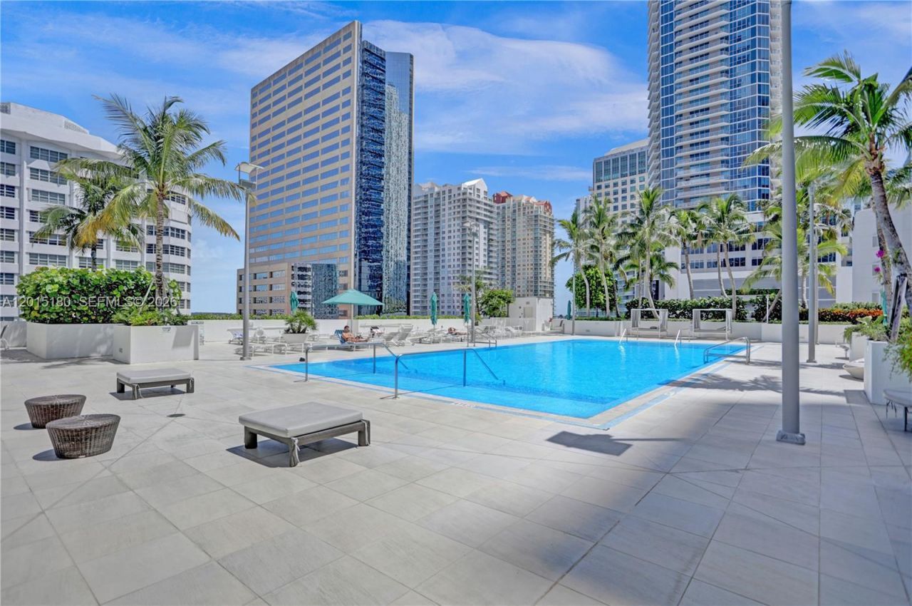 950 Brickell Bay Dr , Unit 4610, Miami, FL 33131 Photo