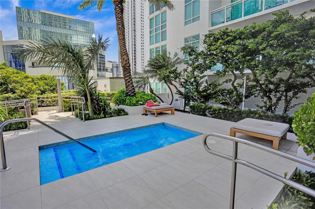 950 Brickell Bay Dr , Unit 4610, Miami, FL 33131 Photo