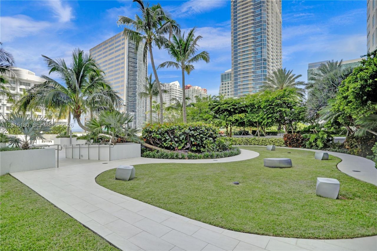 950 Brickell Bay Dr , Unit 4610, Miami, FL 33131 Photo