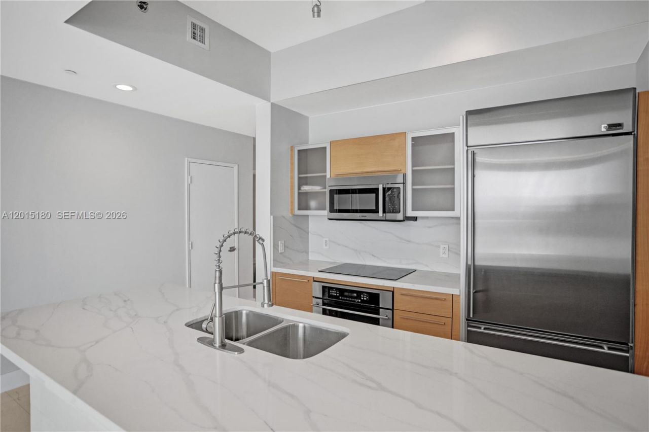 950 Brickell Bay Dr , Unit 4610, Miami, FL 33131 Photo