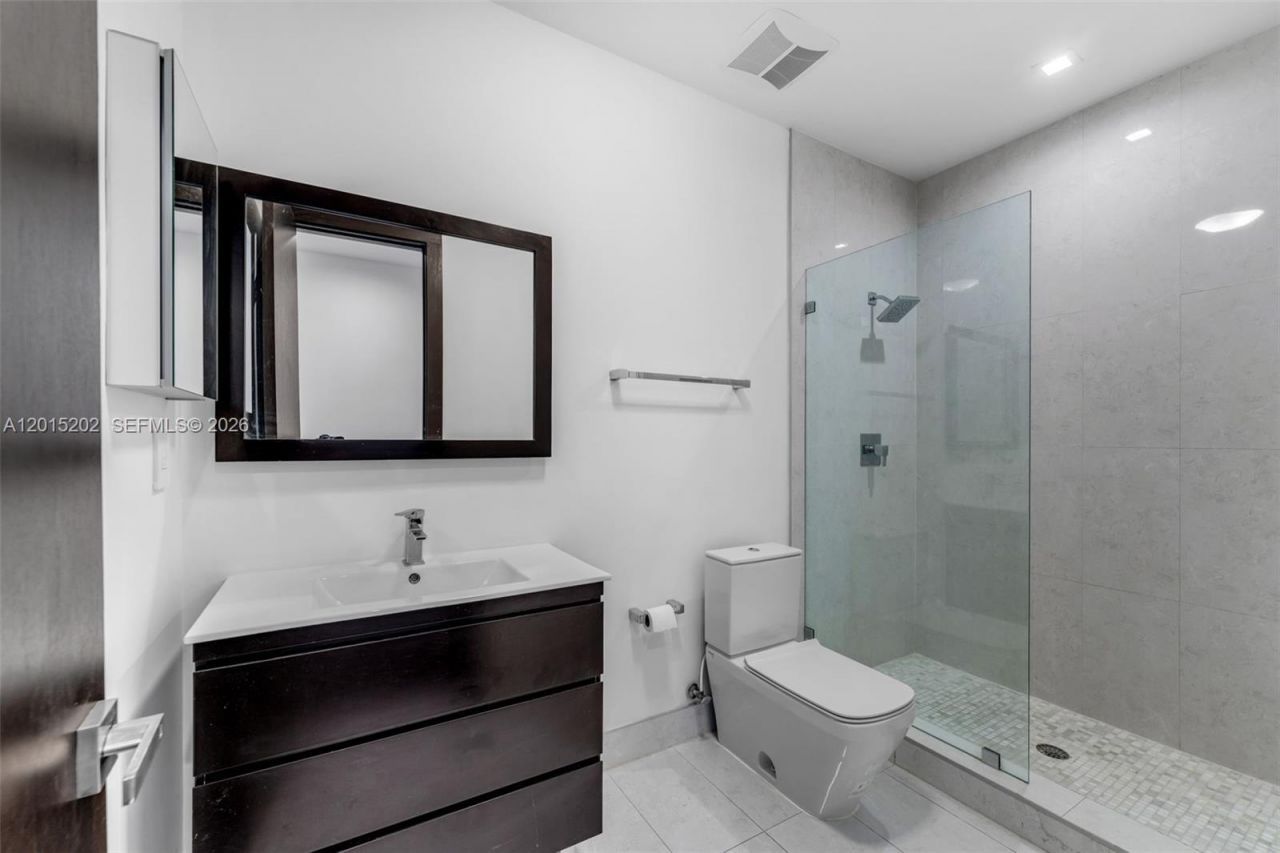 8221 NW 34th Dr , Doral, FL 33122 Photo