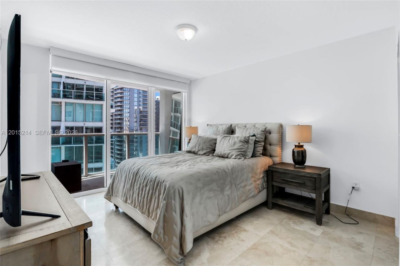 31 SE 5th St, Unit 3010, Miami, FL 33131 Photo