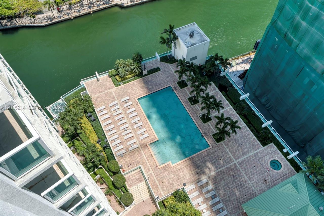 31 SE 5th St, Unit 3010, Miami, FL 33131 Photo