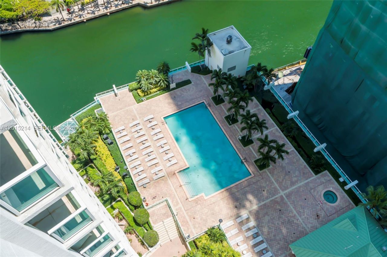 31 SE 5th St, Unit 3010, Miami, FL 33131 Photo