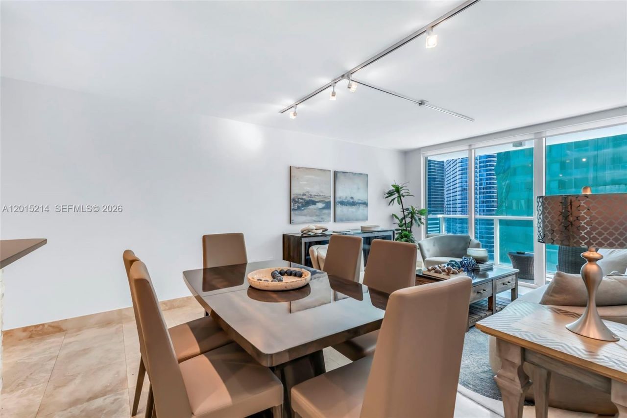 31 SE 5th St, Unit 3010, Miami, FL 33131 Photo
