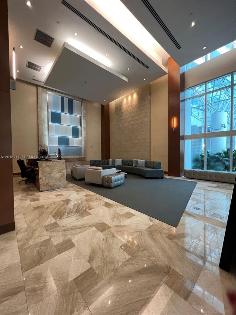 31 SE 5th St, Unit 3010, Miami, FL 33131 Photo