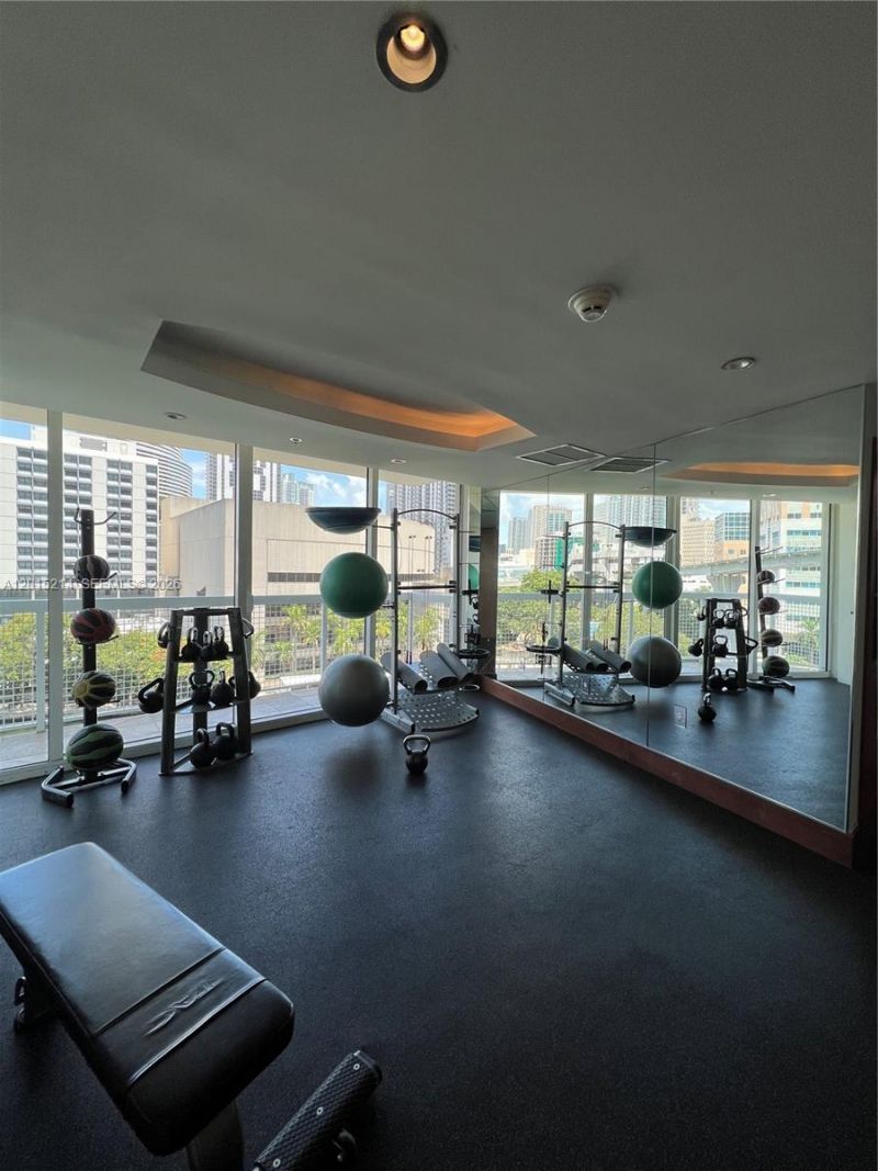 31 SE 5th St, Unit 3010, Miami, FL 33131 Photo