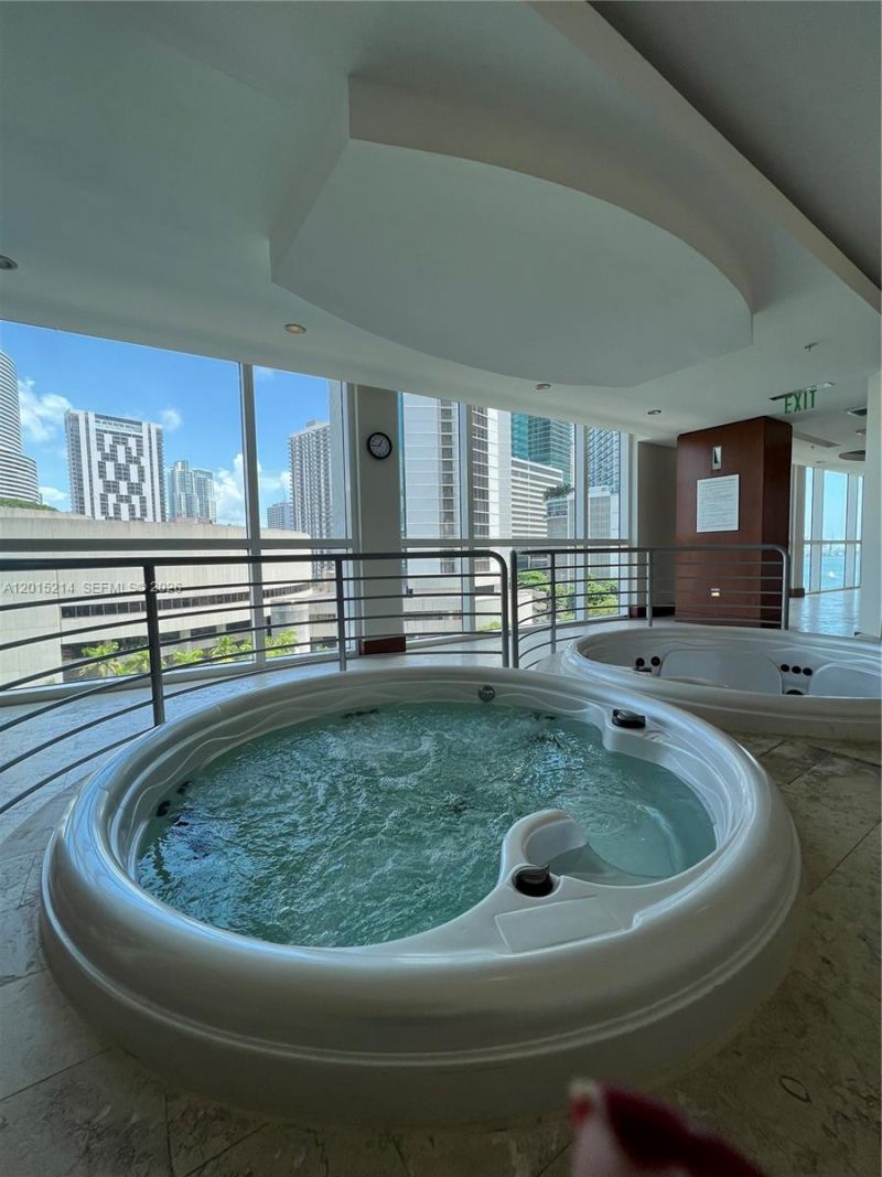 31 SE 5th St, Unit 3010, Miami, FL 33131 Photo