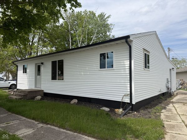 562 Roanoke Road, Kingsford Heights, IN 46346
