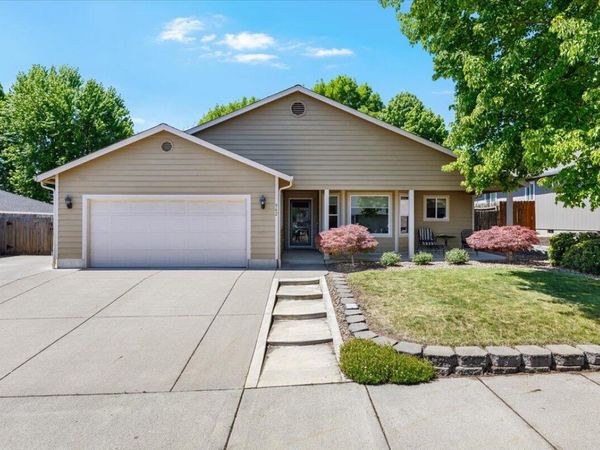 962 Ridgeview Drive, Eagle Point, OR 97524