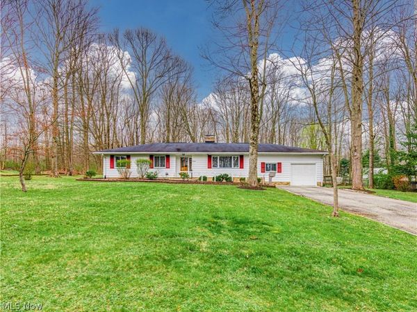 8406 Whippoorwill Road , Ravenna, OH 44266