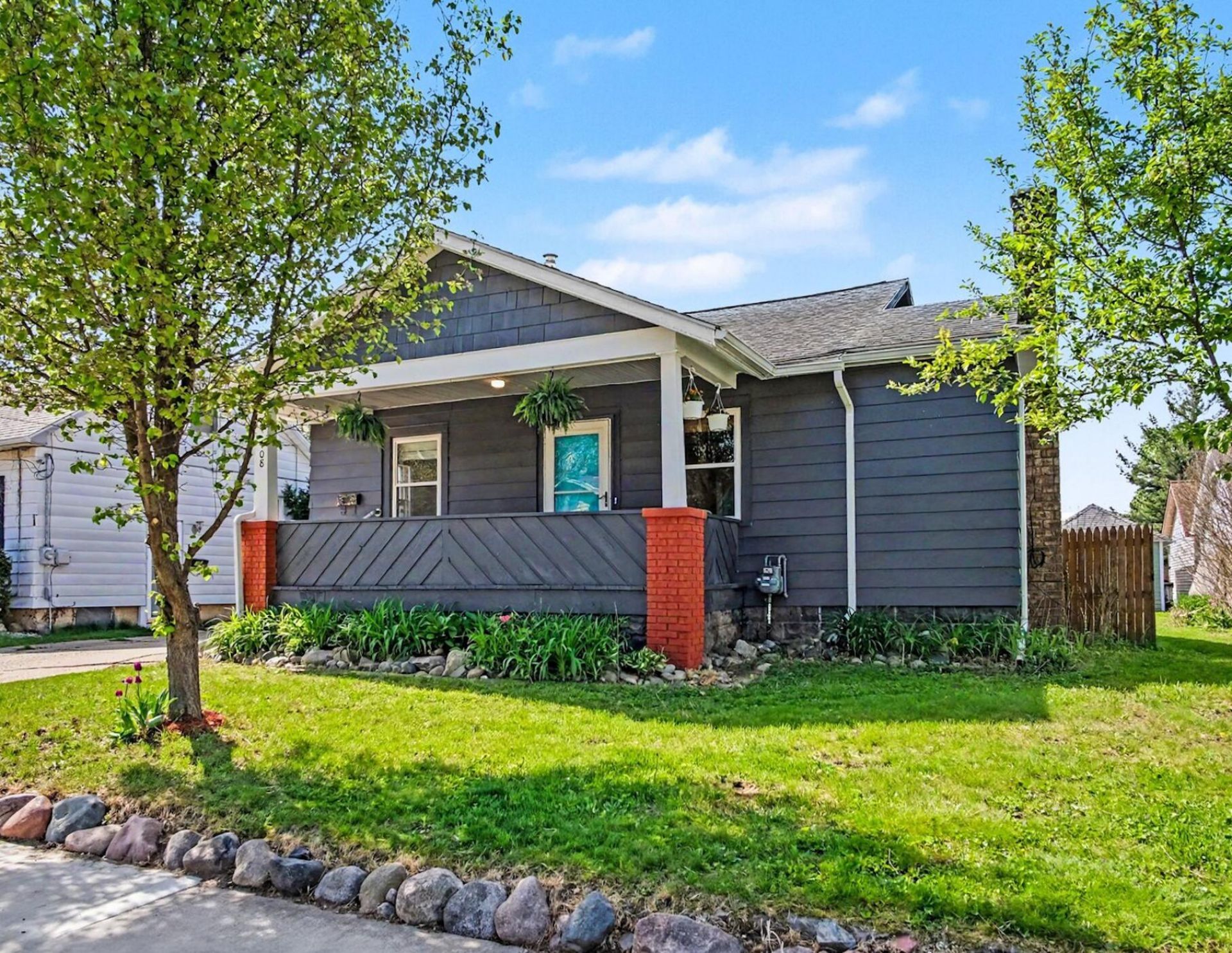 408 Kenwood Street Ne, Grand Rapids, MI 49505 Main Photo