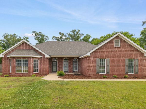 20 Red Oak, Starkville, MS 39759