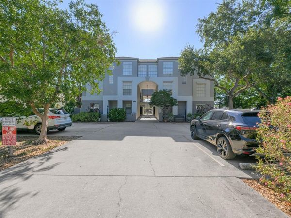 606 S GLEN AVENUE , Unit 10, TAMPA, FL 33609