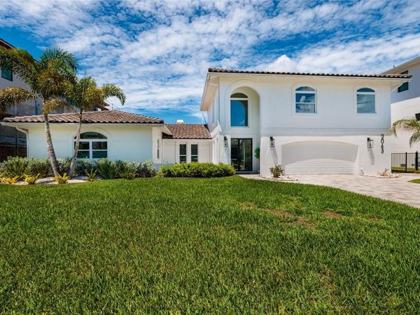 2063 ILLINOIS AVENUE NE, ST PETERSBURG, FL 33703