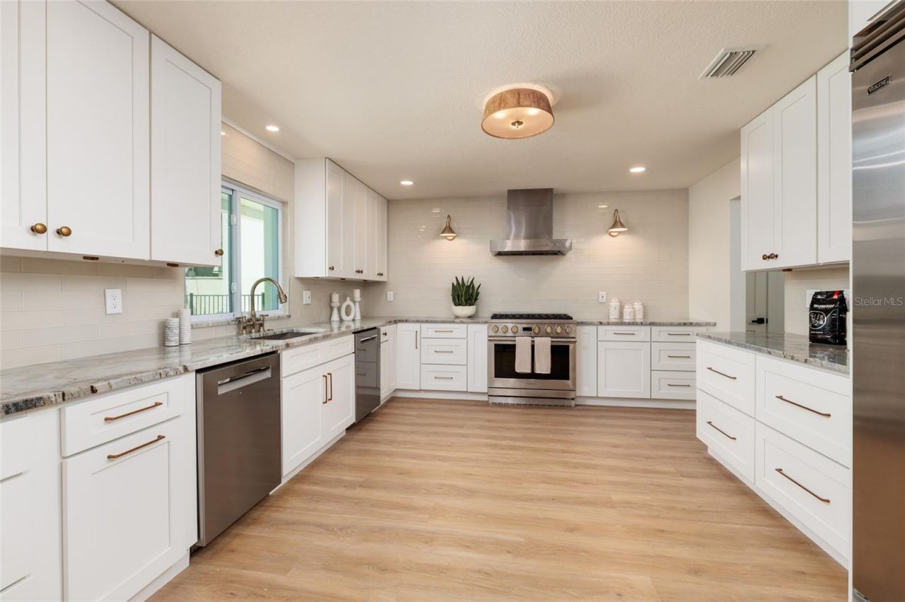 2063 Illinois Avenue Ne, Saint Petersburg, FL 33703 Photo