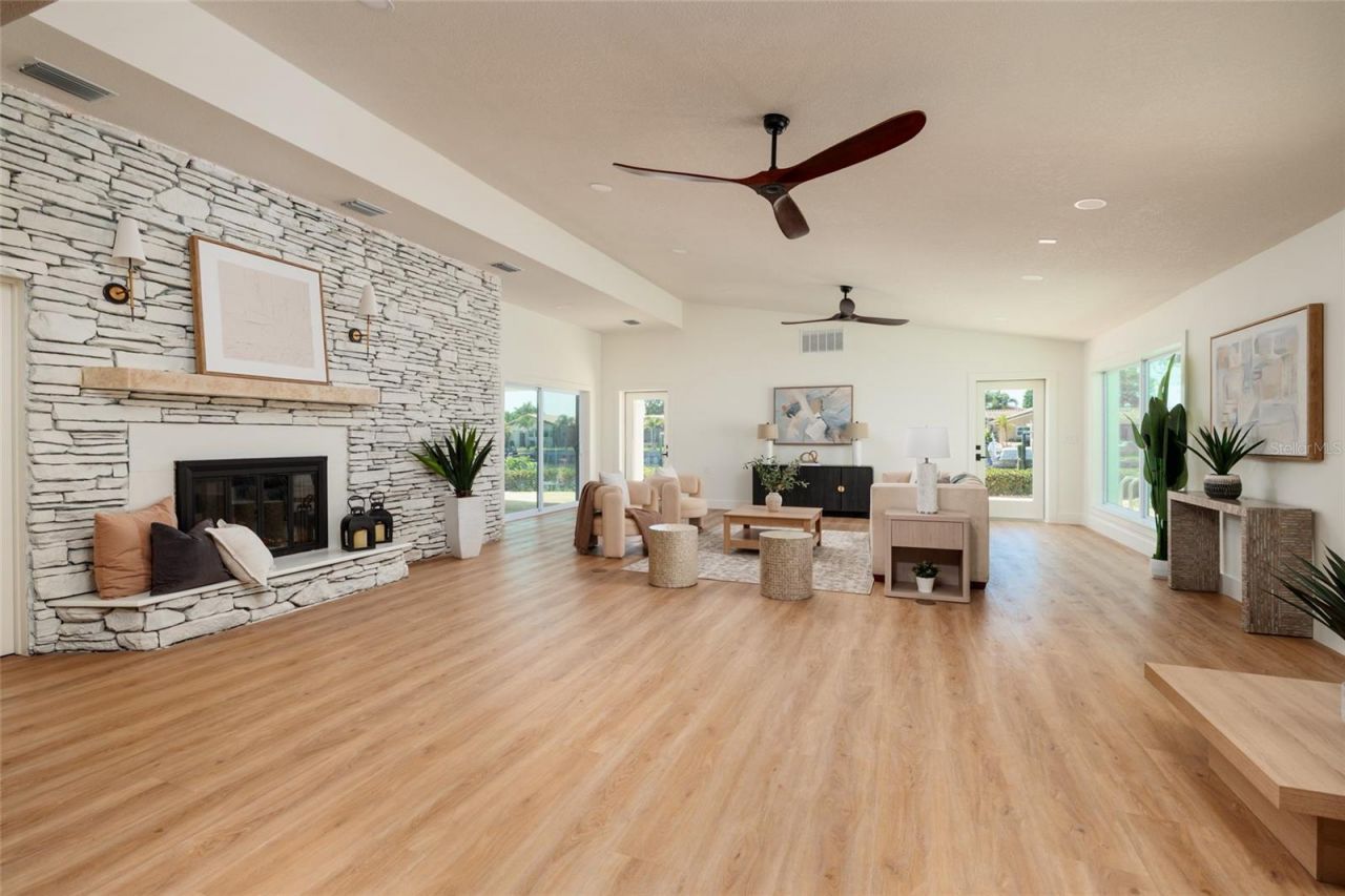 2063 Illinois Avenue Ne, Saint Petersburg, FL 33703 Photo