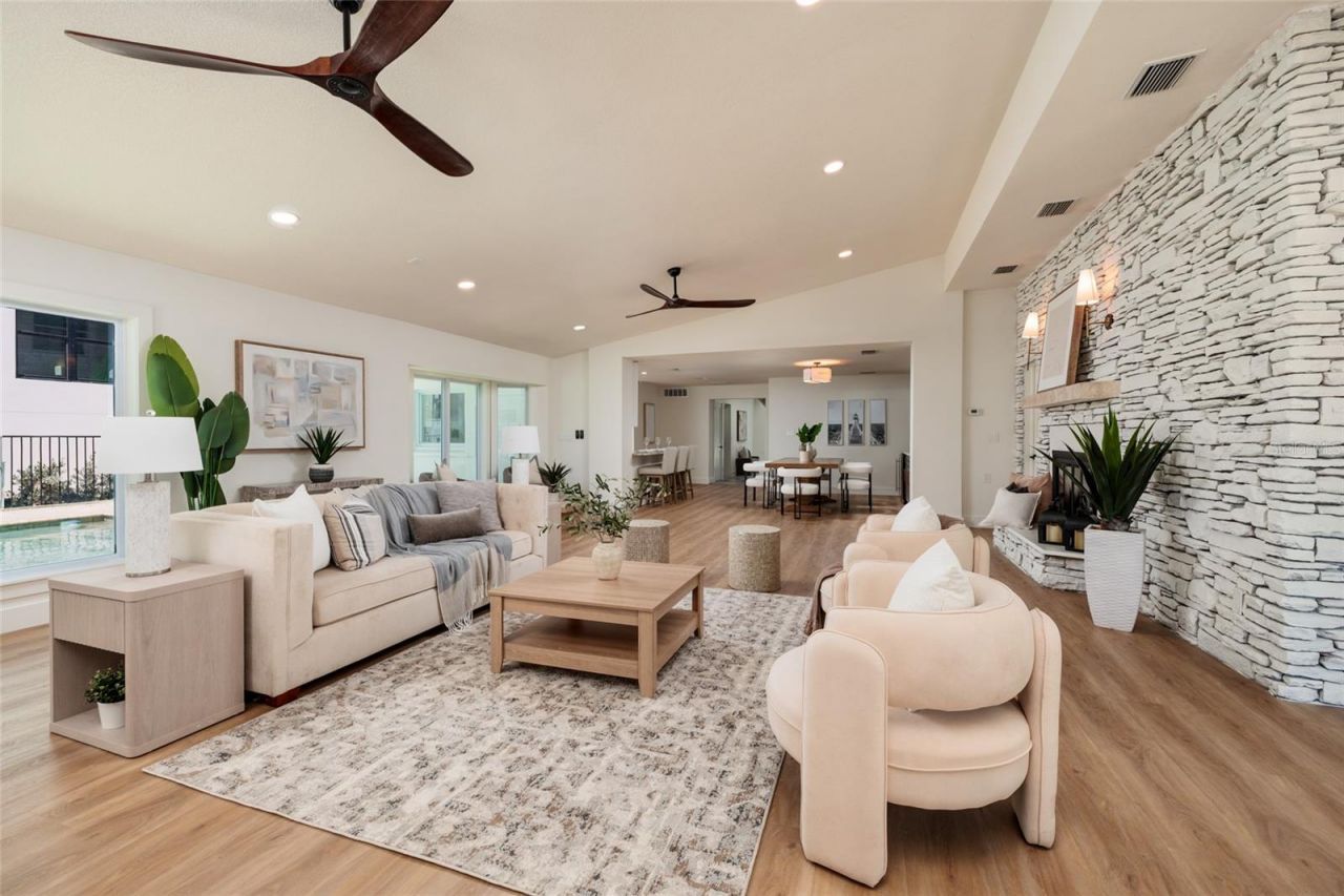 2063 Illinois Avenue Ne, Saint Petersburg, FL 33703 Photo
