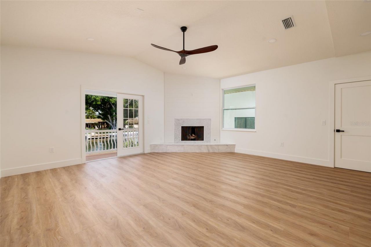 2063 Illinois Avenue Ne, Saint Petersburg, FL 33703 Photo