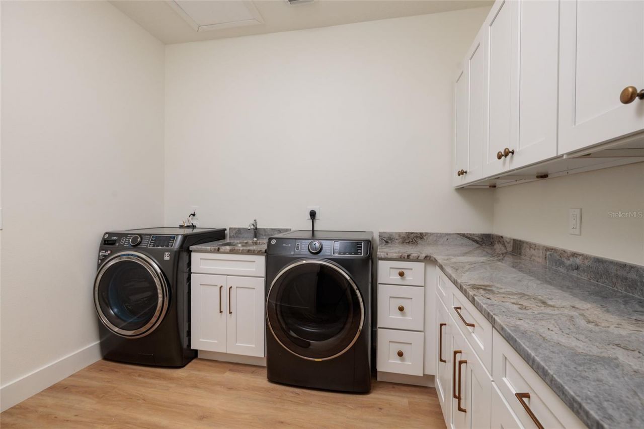 2063 Illinois Avenue Ne, Saint Petersburg, FL 33703 Photo