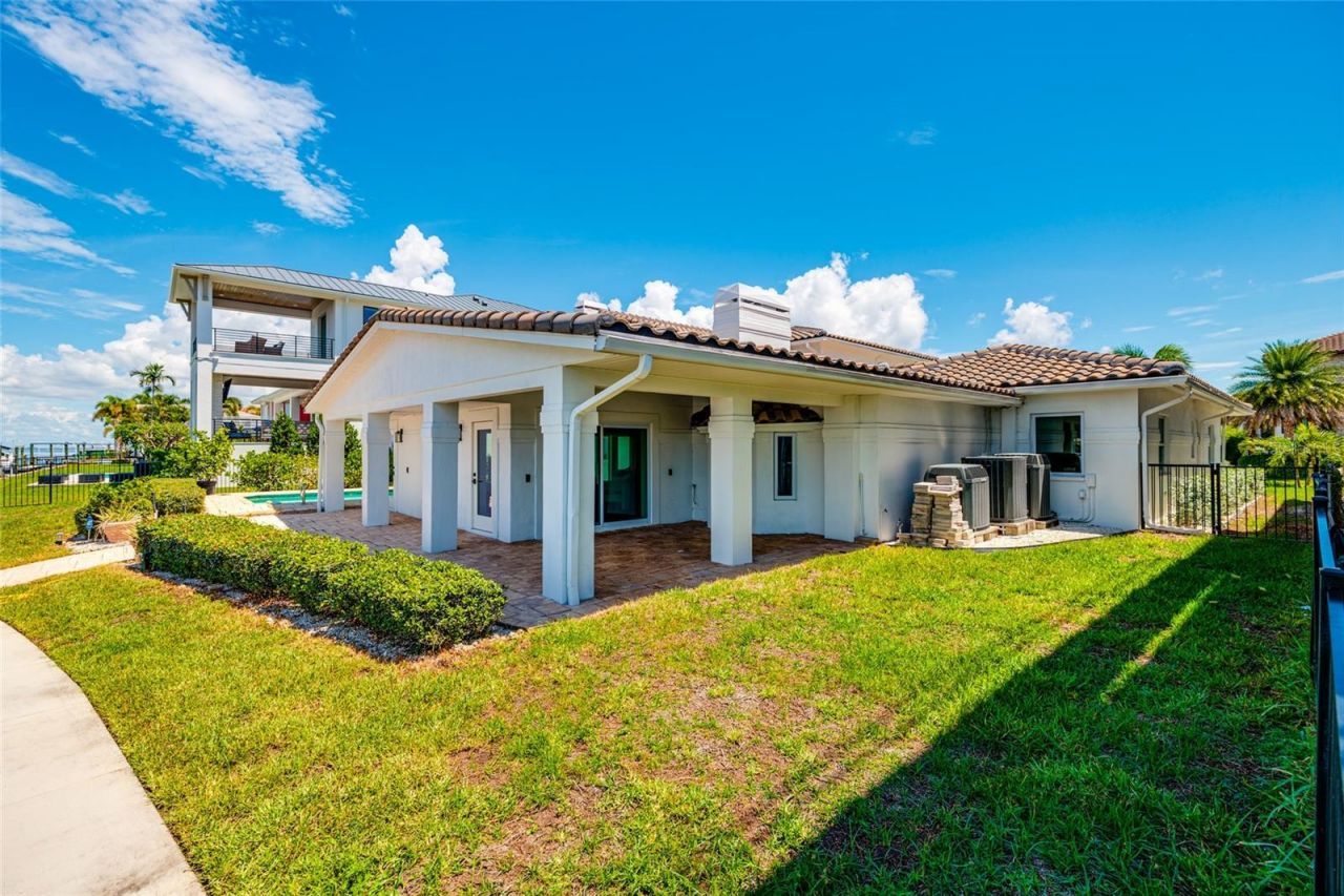 2063 Illinois Avenue Ne, Saint Petersburg, FL 33703 Photo