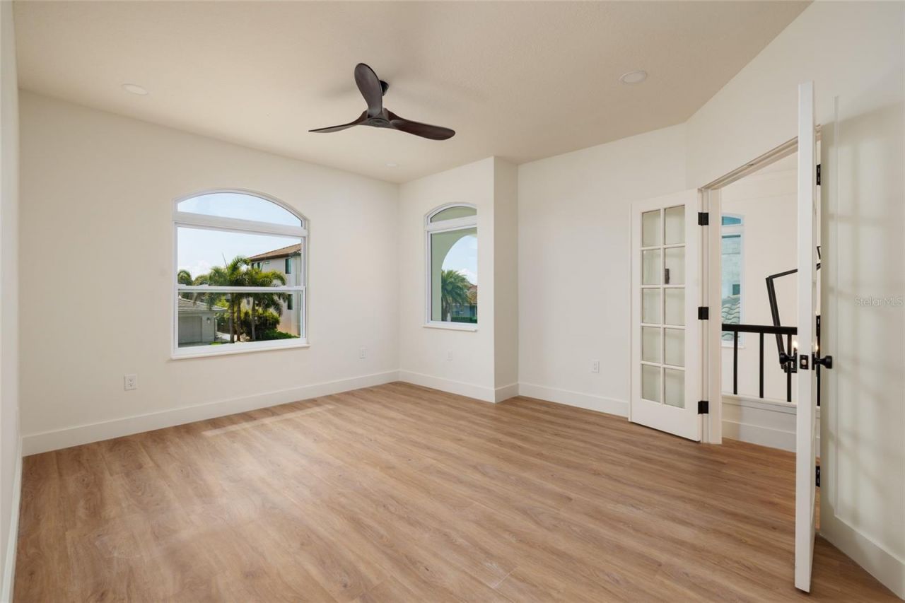 2063 Illinois Avenue Ne, Saint Petersburg, FL 33703 Photo