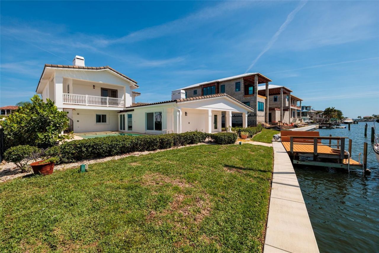 2063 Illinois Avenue Ne, Saint Petersburg, FL 33703 Photo