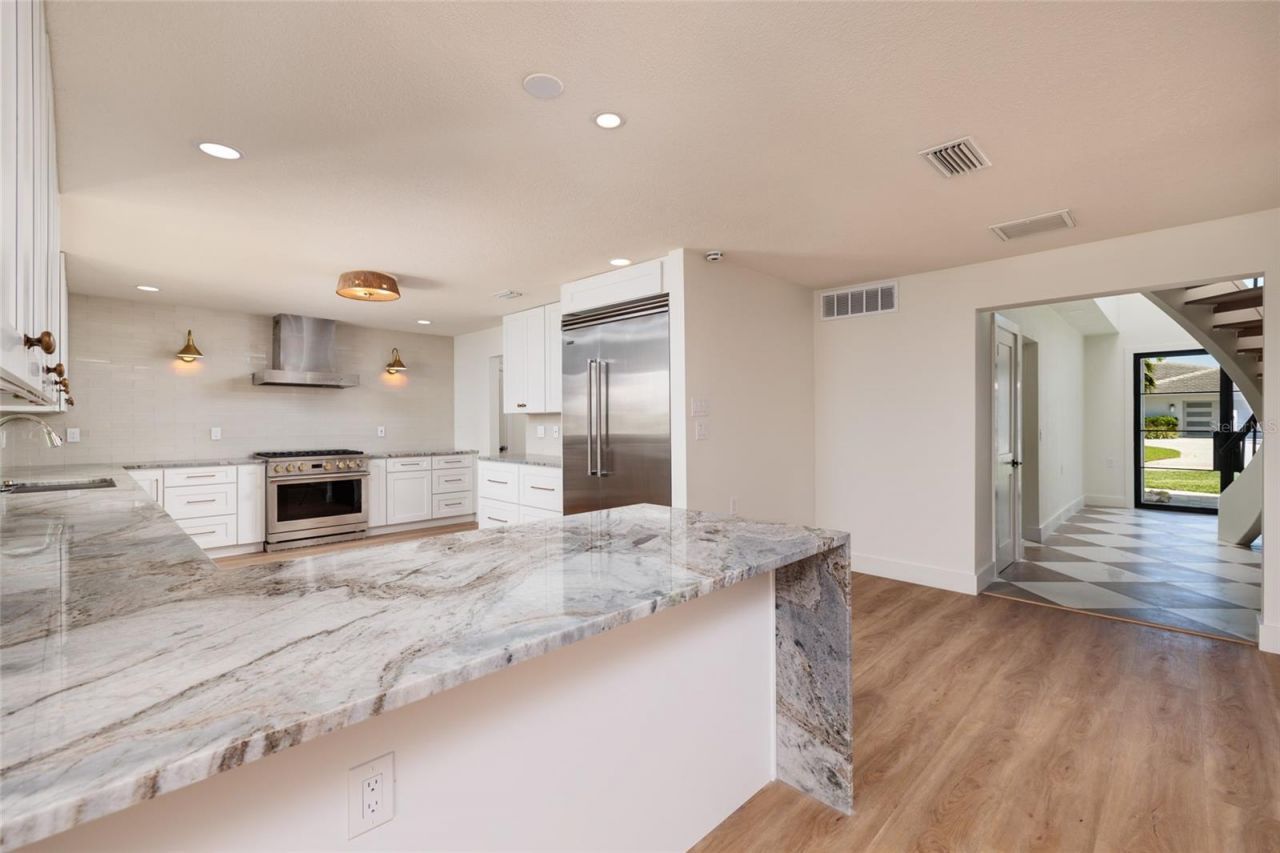 2063 Illinois Avenue Ne, Saint Petersburg, FL 33703 Photo