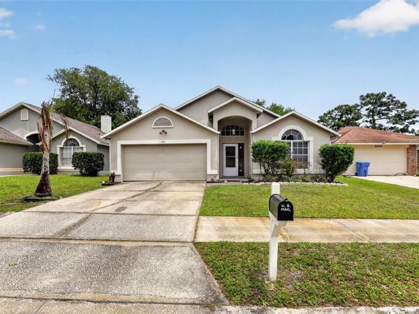 1015 BARTLETT COURT , OVIEDO, FL 32765