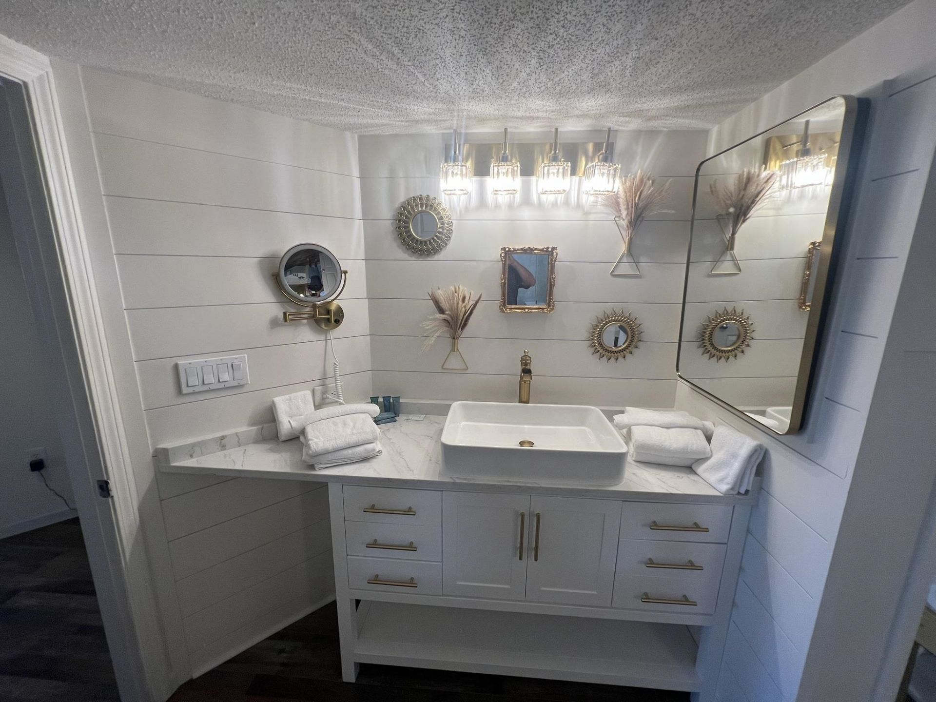 2151 Bridge View Ct. Photo 8