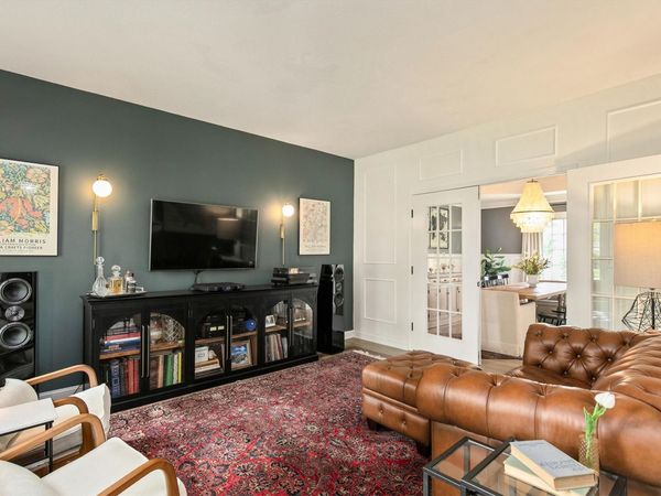 8120 Wellington Boulevard, Johnston, IA 50131
