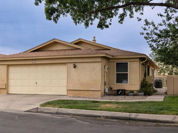 401 Rock Creek Park Avenue NE, Albuquerque, NM 87123
